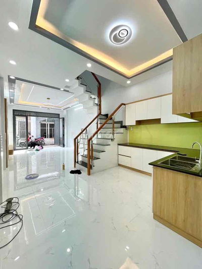 gần ngã tư bốn xã- nhà 2 tầng hẻm sạch thoáng giá nhỉnh 4 tỷ