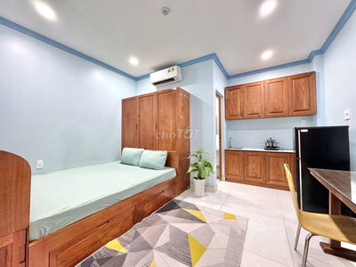 NGAY NHÀ THI ĐẤU PHÚ THỌ,GẦN ĐH BÁCH KHOA ,PHÒNG 25M2 THANG MÁY BẢO VỆ