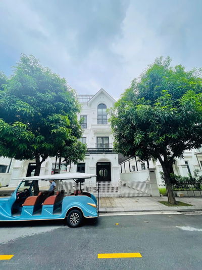 Giá sốc. Cho thuê Song Lập HA3-32 Hướng ĐN
Có thang máy vừa ở vừa làm văn phòng
S :150m 4 ngủ 5 vs