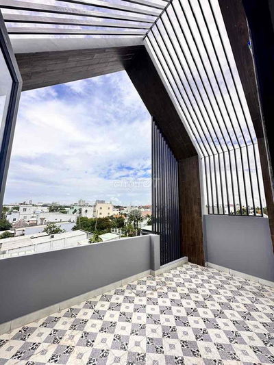 cần tiền bán gấp căn nhà full nội thất , giá rẻ bất ngờ