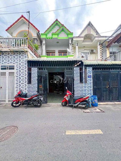 BÁN NHÀ 1 TRỆT 1 Lầu - MẠT TIỀN  ĐƯỜNG NHỰA THÔNG THOÁNG