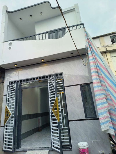 Nhà 1 lầu 1 trệt cách đường NguyễnVănTrỗi50m.Bênhôngtrườngcấp1,2 anphú