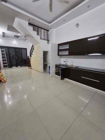 NGUYỄN NGỌC NẠI - PHÂN LÔ QUÂN ĐỘI - Ô TÔ ĐỖ CỬA - 45M - 6 PN