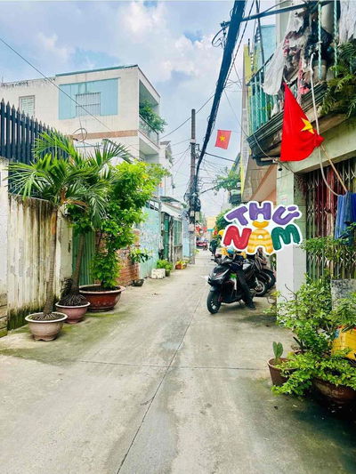 Nhà ở 110m2 C4 MĐ HẺM XE HƠI Đường số 10 Linh Trung Thủ Đức