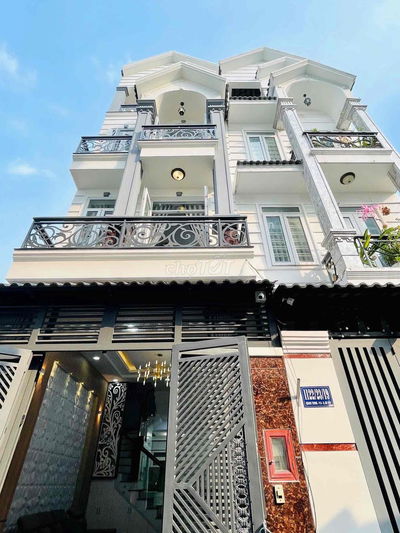 Nhà 3 lầu, 4 PN, HXH khu đồng bộ Quang Trung