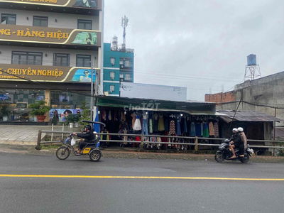 bán nhà đất mặt tiền
