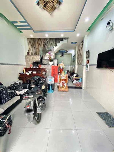 BÁN NHÀ 40M2 VUÔNG VỨC , 2 TẦNG GẦN VƯỜN LÀI TÂN PHÚ 4T650