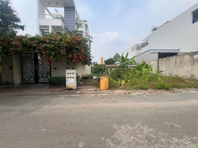 Cần bán 124m2 ( 6.2 X 20 ), sổ riêng, đường ô tô, giáp SG, view sông