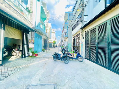 🔥NHỈNH 4 TỶ CÓ NGAY NHÀ 3 TẦNG 4 PHÒNG NGỦ ✅ĐƯỜNG LÃ XUÂN OAI GẦN CHỢ