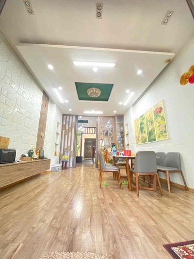 nhà 3 tầng Mt Bình Hoà 10 đường 10m5 chie 6ty3 TL
