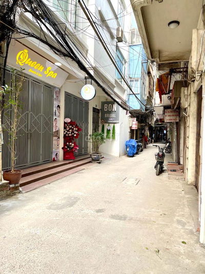 Bán nhà đi 450m ra hồ Thanh Nhàn, ngõ to và nông 124 triệu/m2