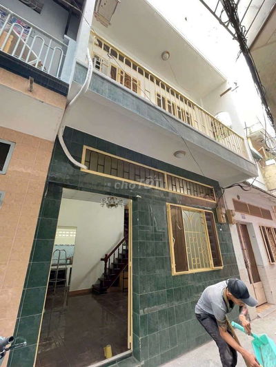 Cho thuê nhà 2 PN 2wc gần Làng Nướng Nam Bộ, phường 14, Quận 10
