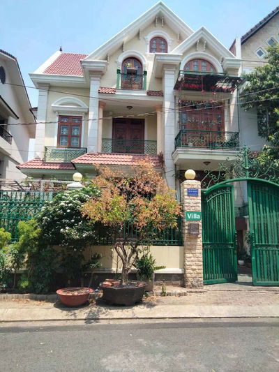 Cho thuê biệt thự văn phòng view sông - cv phường Tân Phong, Quận 7.