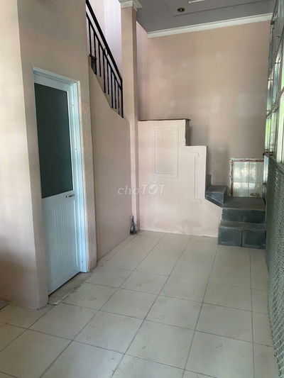 Nhà mặt tiền đủ tiện ích