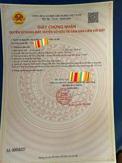 Kẹt tiền cần bán miếng đất e chính chủ