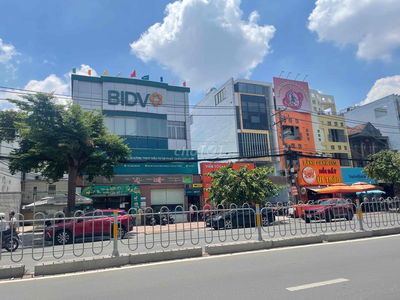 Nhà cho thuê Góc 2MTKD Tên Lửa dt 12x20m , 4 tầng giá 95tr/th