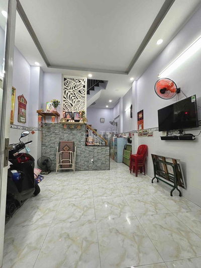 Nhà LÊ VĂN QUỚI [4,1x10,5 2lầu, 2pn, 2toilet] 8tr/tháng