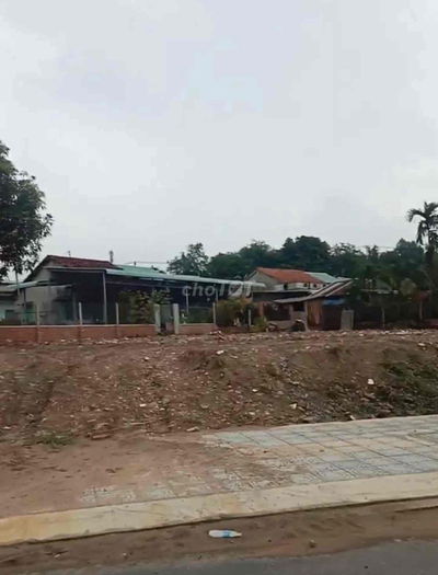 cho thuê đất làm bãi xe , bãi công Dĩ An