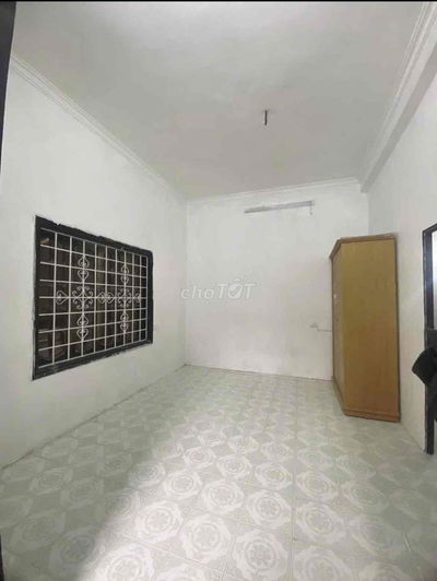 cho thuê phòng tầng 2 - 35M2- Có ban công-wc riêng
