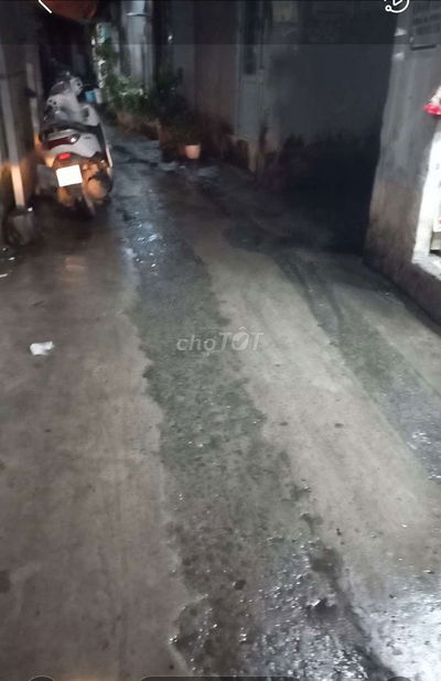 Nhà 4m x 7m giáp q8 ngay vòng xoay trung sơn,3t5/thang