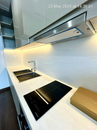 Bán gấp căn 2PN + , diện tích 62,3m2, 5.3 tỷ bao phí, Masteri West Heights (nhà mới 100%)