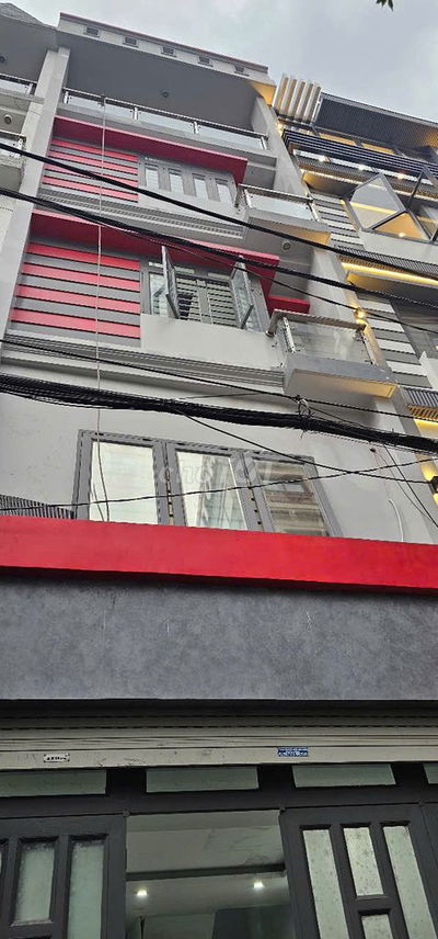 C.THUÊ NHÀ TRỐNG MỚI ĐẸP Y HÌNH 9982/1a Quang Trung