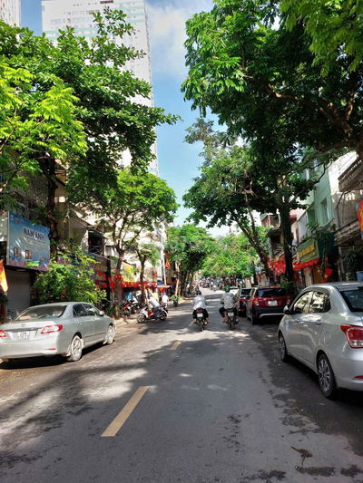 Hơn 8 tỷ có ngay nhà MẶT PHỐ NGỌC LÂM, kinh doanh sầm uất, lô góc