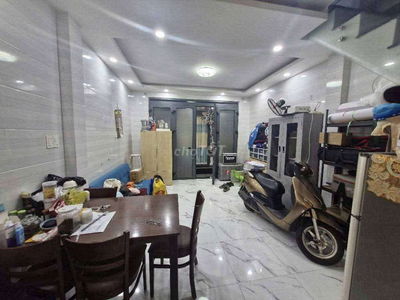 Bán nhà Lê Văn Lương, Quận 7, 32m2, 2 tầng, Sổ Hồng Riêng, giá 3.2 tỷ
