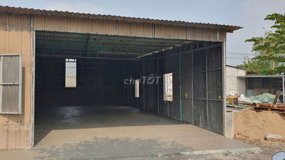 Kho xưởng 340m2 vuông vức, hẻn xe tải cách mặt tiền VÕ VĂN VÂN 40m