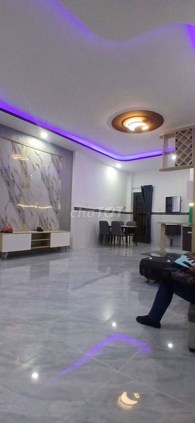 NHỈNH 5TỶ NHÀ 2 TẦNG MỚI – HẺM Ô TÔ – GẦN VINCOM LÊ VĂN VIỆT