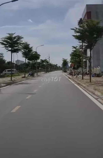 Chính chủ cần bán gấp lô đất đấu giá Huỳnh cung Tam hiệp Thanh Trì Hà