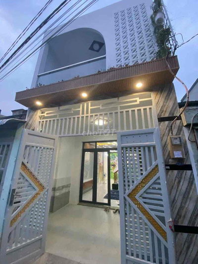 kẹt tiền vợ chồng ly hôn cần bán gấp nhà 1 trệt + 1 lầu giá 650 triệu