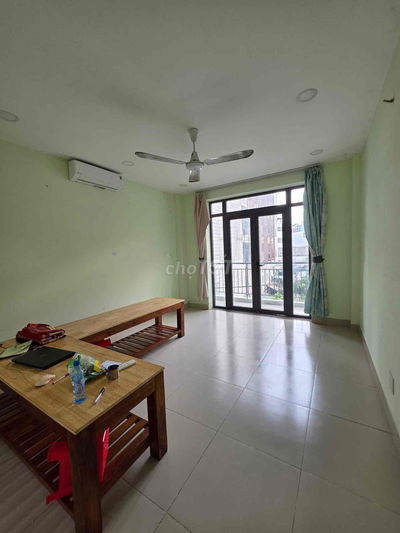 cho thuê nhà MTKD sầm uất bầu cát 4x14 trệt lửng 3 lầu