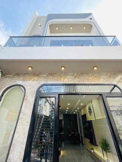 BÁN NHÀ ĐẸP DTSD 110M2 GẦN EMART GV 5T560 TẶNG NỘI THẤT SANG XỊN MỊN