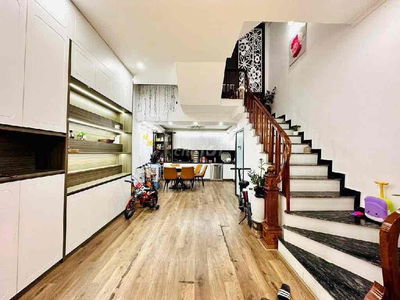 BÁN NHÀ LĨNH NAM - DT 40M GIÁ 6.5 TỶ - LÔ GÓC - NHÀ ĐẸP GẦN PHỐ.