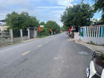Cần bán đất Hoà tiến Sát UBND Đường nhựa liên xã cách 100m chỉ 1,2ty