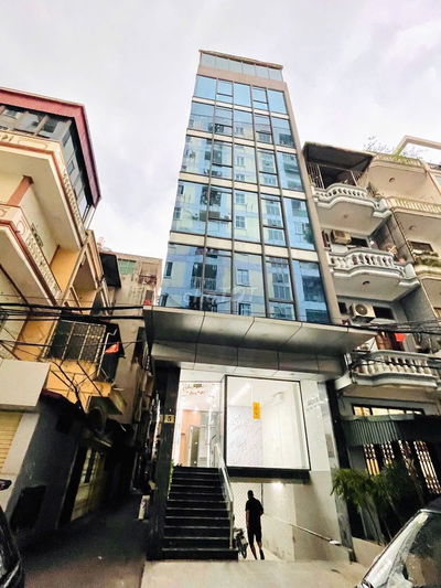 MẶT DỰNG TOÀ NHÀ VĂN PHÒNG ỐP FULL KÍNH, 24 Hoàng Việt, PTân Sơn Nhất