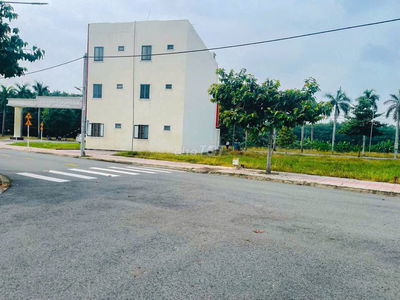Cần bán 1 lô đất 3 mặt tiền View công viên