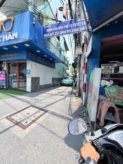 Chỉ 2,1tỷ hơn có nhà 3 tầng 2 pn hẻm xe hơi vô tới nhà