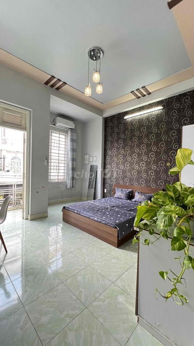PHÒNG  BAN CÔNG RỘNG GẦN NGÃ BA ĐÔNG QUANG - NỘI THẤT ĐẦY ĐỦ