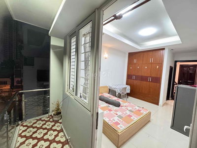 Cho thuê phòng full nội thất ở Thành Thái - Nguyễn Tri Phương Q10