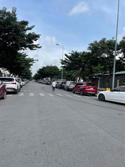 CHO THUÊ LK AN HƯNG 82,5m LÔ GÓC CẠNH HỒ ĐIỀU HOÀ FULL NỘI THẤT 23TR