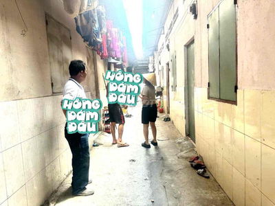 bán cặp nhà trọ tính giá dất tặng nhà. sát dường 2 bà trưng. sát siêu