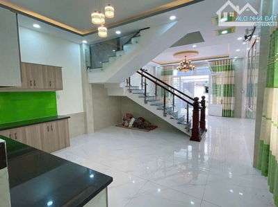 Bán nhà đang cho thuê 18tr/ tháng ngay Phạm Văn Đồng, Thủ Đức. Giá: 2 tỷ 560tr/ 75m2,riêng