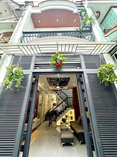 TRUNG TÂM GV HẺM 3 M 32M2 NHÀ MỚI ĐẸP FULL NỘI THẤT  SÁT HẺM  XE  TẢI