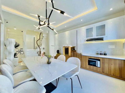 CHO THUÊ NHÀ 4PN, 360m2 GẦN CÔNG VIÊN LÀNG HOA ,TRUNG TÂM GÒ VẤP
