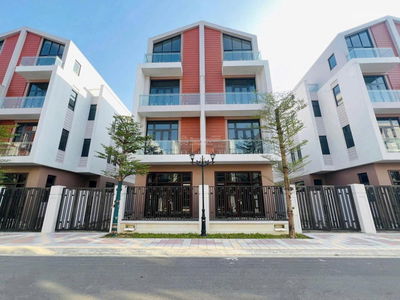 Bán căn biệt thự tứ lập rẻ nhất dự án - Vin OCP 3 - sát vịnh biển 4 mùa - miễn 10 năm phí dịch vụ