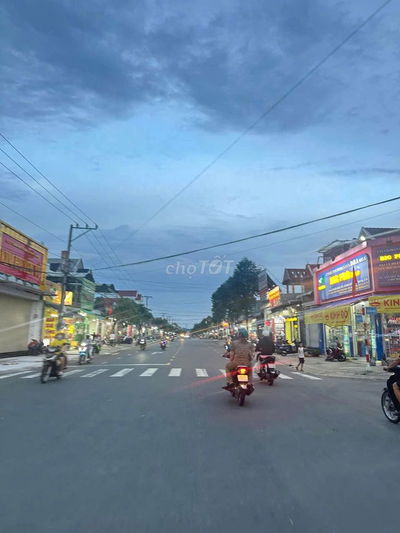 Siêu Phẩm Đầu Tư  Lô Đất Giá Ngộp 300m2 Đ.DB8 Mỹ Phước Bến Cát