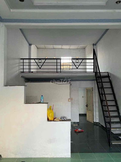Cho thuê nhà 4tr/th DT: 4x20 có gác lửng dưới 1pn 1/ Quách Điêu Gần Ng