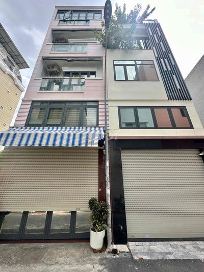 XE HƠI NGỦ NHÀ - KHU PHÂN LÔ LẠC LONG QUÂN NỘI THẤT GỖ XỊN HIỆN ĐẠI .